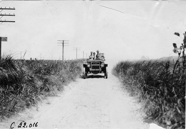 Maxwell car on a dirt-paved road near Duncan, Neb., at the 1909 Glidden Tour