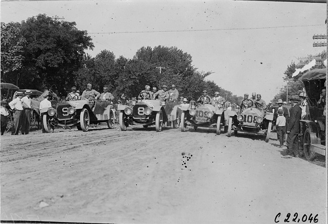 Pierce-Arrow cars parked across street in Kearney, Neb., at 1909 Glidden Tour