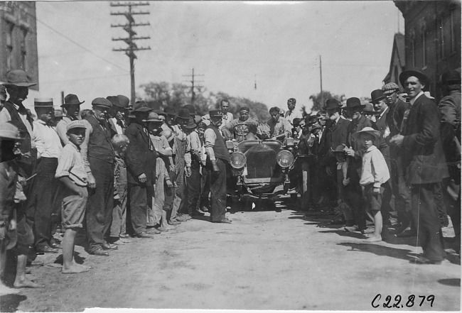 Studebaker press car surrounded by crowd at Kearney, Neb., 1909 Glidden Tour