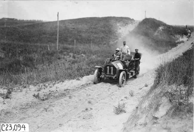 Thomas car coming out of sand near Sutherland, Neb., at the 1909 Glidden Tour