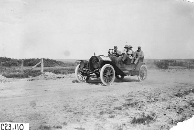 Moline car #102 on its way to Julesburg, Colo., at the 1909 Glidden Tour
