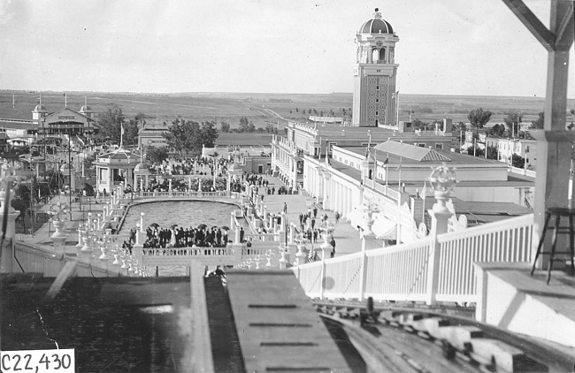 Bird's eye view of Lakeside Park, Denver, Colo., at 1909 Glidden Tour