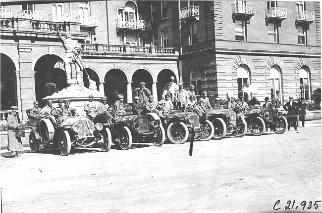 Glidden tourist cars parked in front of statue of Zebulon Pike in Colorado Springs, Colo., at 1909 Glidden Tour