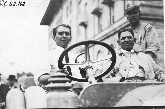 Participants in Colorado Springs, Colo., at the 1909 Glidden Tour