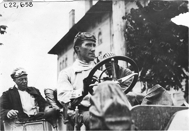 Participants in Colorado Springs, Colo., at the 1909 Glidden Tour