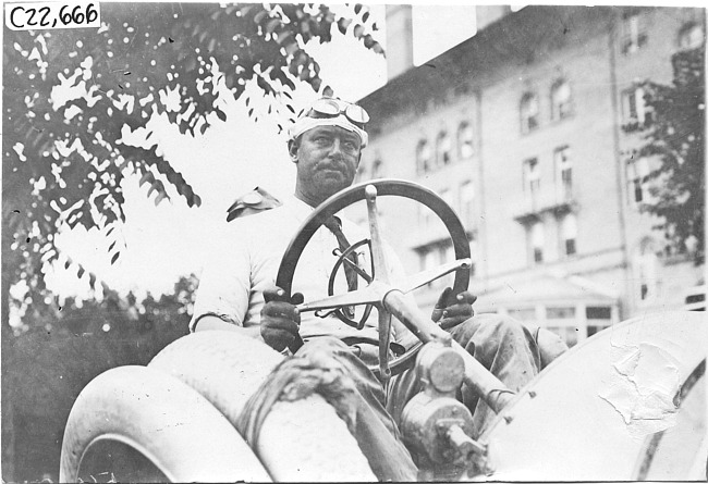 Glidden driver in Colorado Springs, Colo., at the 1909 Glidden Tour