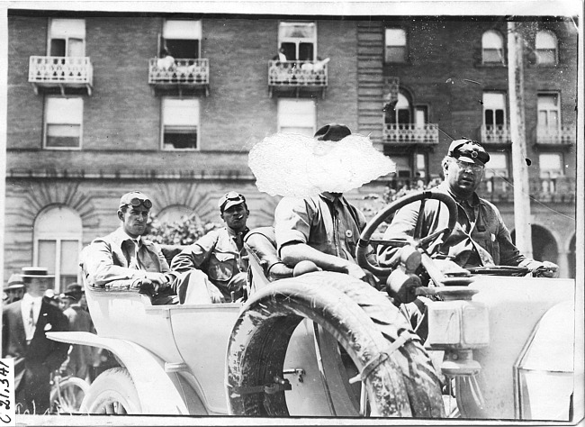 Participants in Colorado Springs, Colo., at the 1909 Glidden Tour