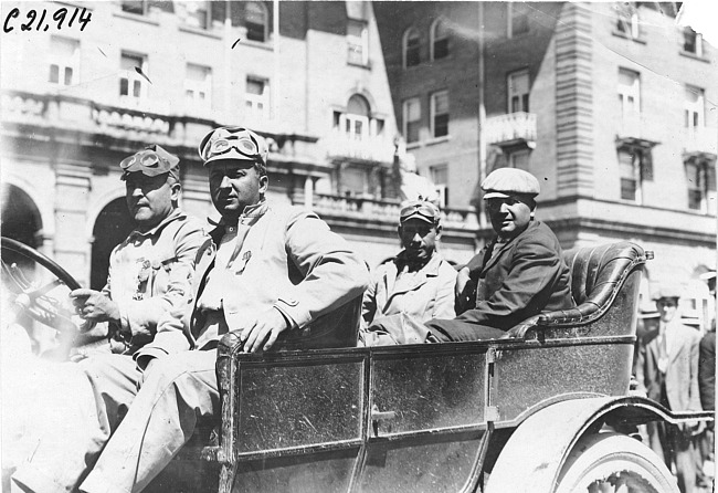 Crew of Midland car in Colorado Springs, Colo., at the 1909 Glidden Tour