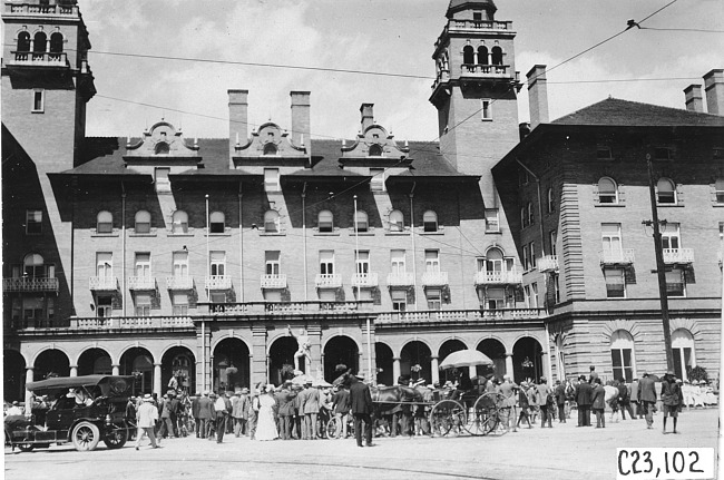 Antlers Hotel in Colorado Springs, Colo., at the 1909 Glidden Tour