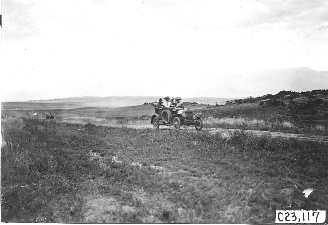 Glidden tourists on the way to Hugo, Colo., at the 1909 Glidden Tour