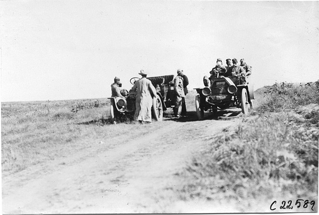 Jewell and Midland cars near Oakley, Kan., at the 1909 Glidden Tour