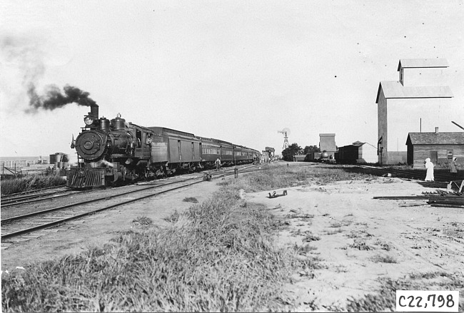Train at Oakley, Kan., at the 1909 Glidden Tour