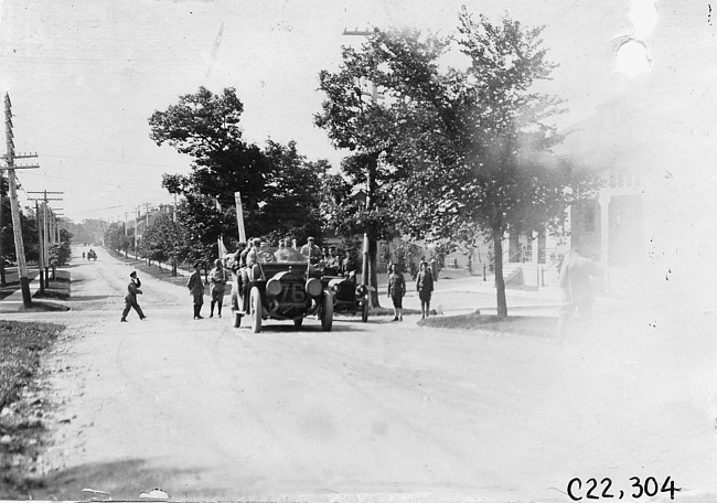 Studebaker and the Thomas press car, at the 1909 Glidden Tour