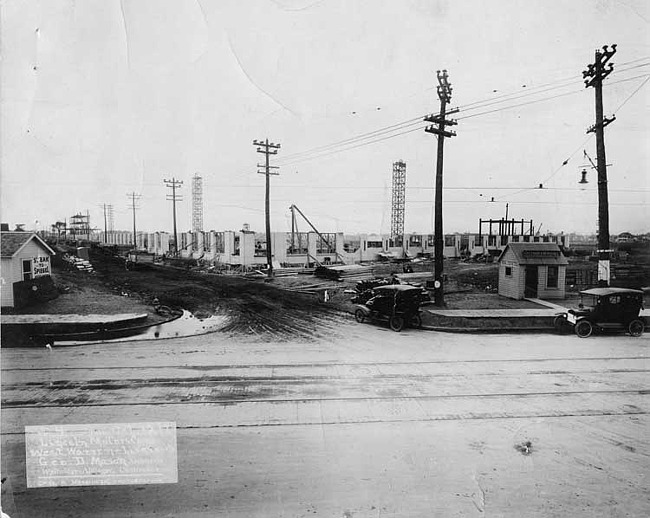 Construction of the Lincoln Motor Company building, photo no. 4