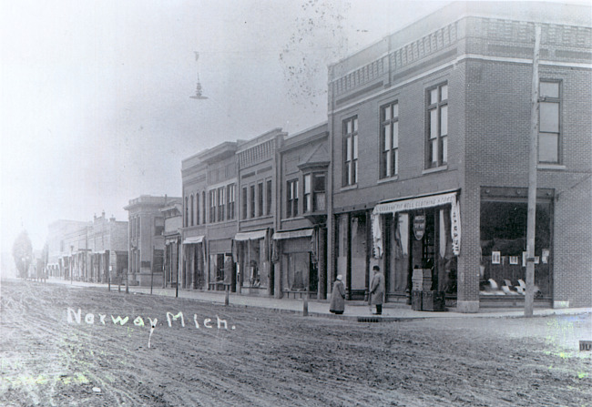 Nelson Street in Norway, Michigan