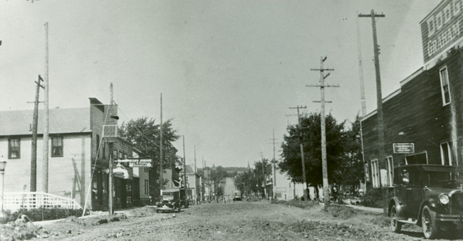 View of the intersection of Carpenter Avenue and West 'B' Street, Iron Mountain