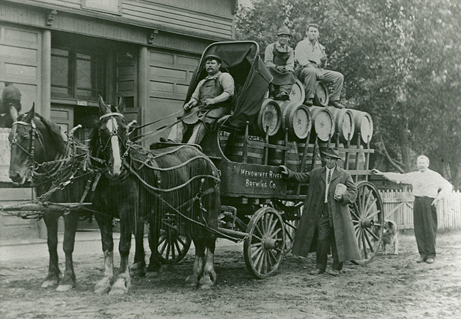 Menominee River Brewing Co. beer wagon